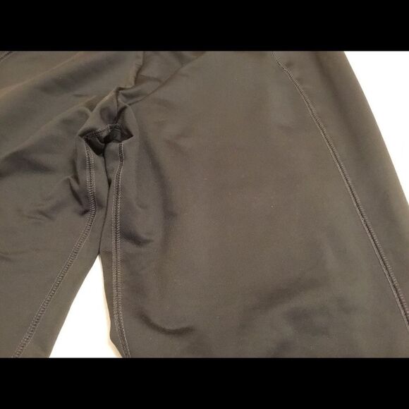 Nike Fit Dry Capri Workout Pants - Picture 3 of 4